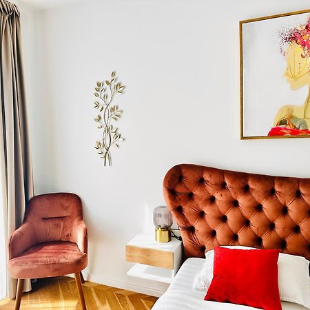 קלוז'-נאפוקה Bel Dom - The Central, Spacious 2 Rooms Luxury Apartment מראה חיצוני תמונה