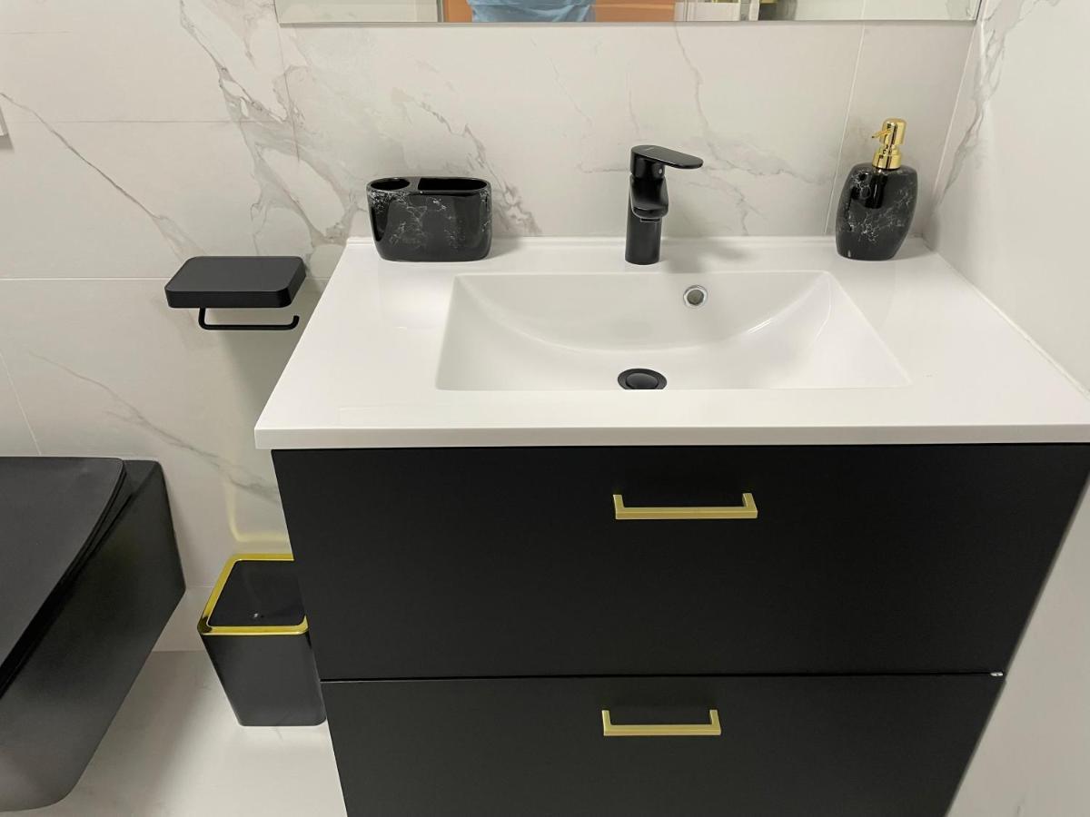 קלוז'-נאפוקה Bel Dom - The Central, Spacious 2 Rooms Luxury Apartment מראה חיצוני תמונה